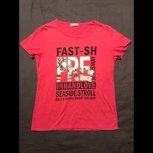 Hot pink T-shirt with Snoopy